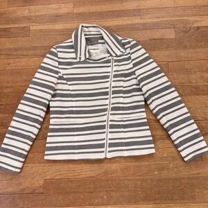 Bagatelle gray white jacket size 6
 b78